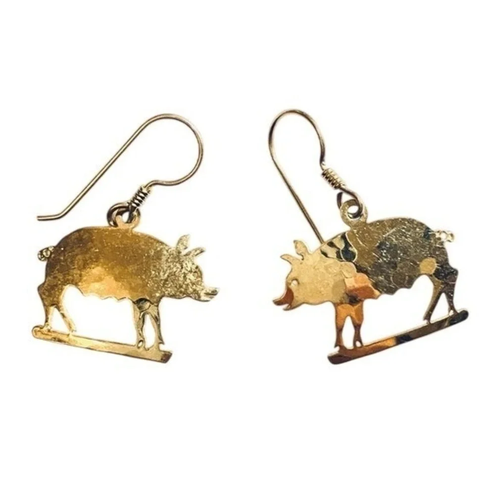 Owl & Bradey Pig Drop Earrings Gold Tone Hammered‎ Farm Animal Dangle Vintage
